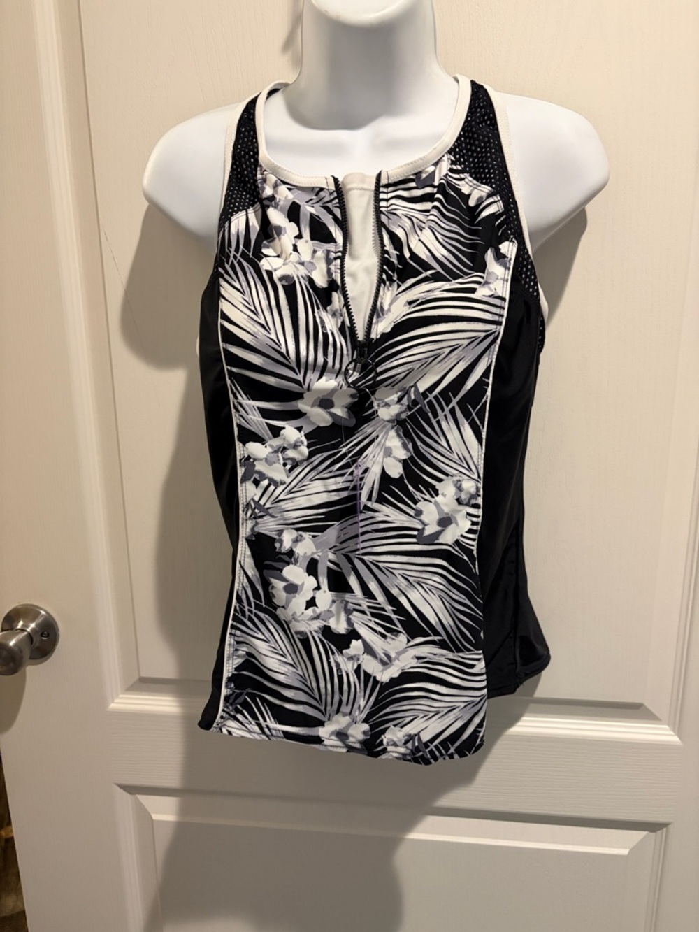 ZeroXposur Black & White Floral Zip-Front Swim Tank